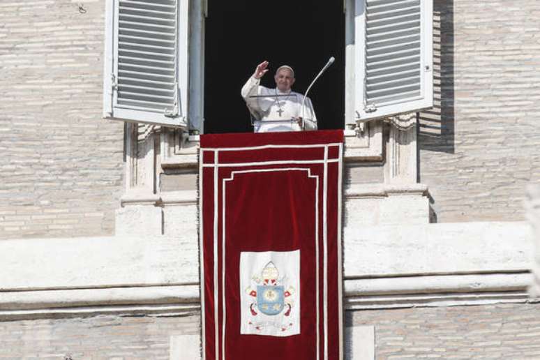 Papa Francisco celebra Angelus no Vaticano, em 19 de janeiro