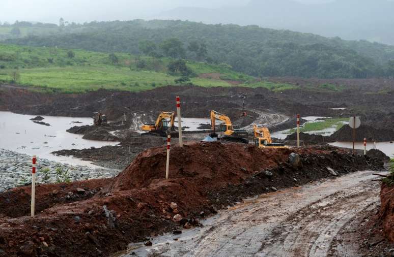 FILE PHOTO: A view of the Brazilian mining company Vale's tailings dam in Brumadinho, Minas Gerais state, Brazil December 10, 2019. Picture taken December 10, 2019. REUTERS/Washington Alves/File Photo