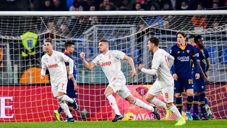 No último confronto entre as equipes, Juventus venceu Roma por 2 a 1 (ANDREAS SOLARO / AFP)