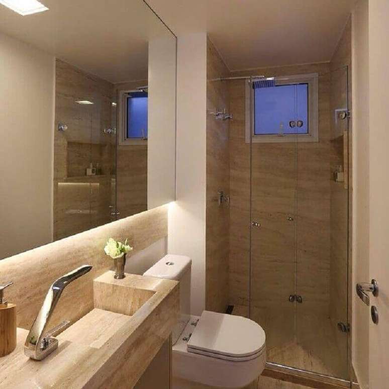 7. Tons claros e neutros são perfeitos para a decoração de banheiro pequeno de apartamento – Foto: Sandra Steuer