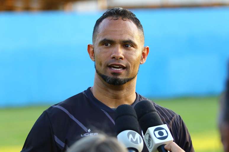 Goleiro Bruno se diz vítima da mídia