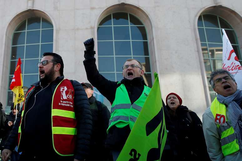 Manifestantes protestam contra reforma da Previdência na França
20/01/2020
REUTERS/Gonzalo Fuentes
