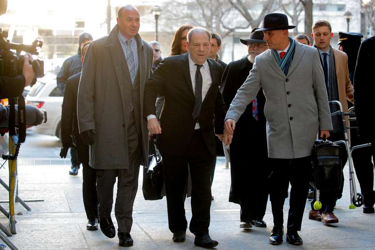 Ex-produtor de cinema Harvey Weinstein chega a tribunal de Nova York para julgamento
22/01/2020
REUTERS/Brendan Mcdermid