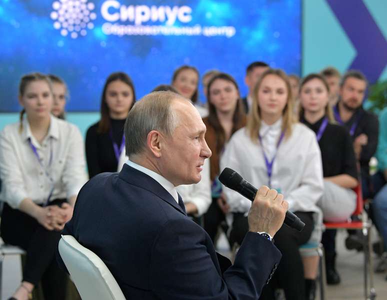 Putin se re&uacute;ne com estudantes em Sochi
22/01/2020
Sputnik/Alexey Druzhinin/Kremlin via REUTERS