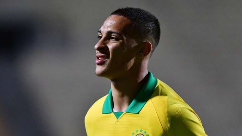 Antony, destaque do São Paulo, pode reforçar Dortmund na próxima temporada (Eduardo Carmim/Photo Premium/Lancepress!)