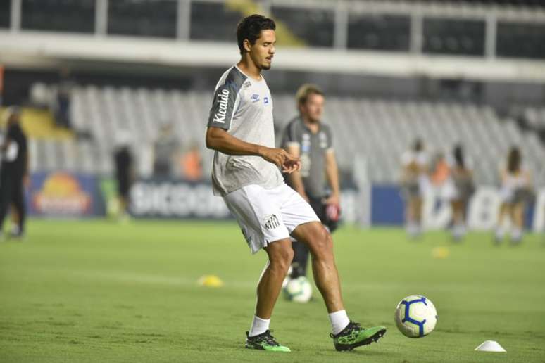 Veríssimo está fora da estreia contra o RB Bragantino, nesta quinta, na Vila (Ivan Storti/Santos)