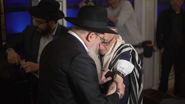 Andor Stern foi homenageado com um bar mitzvah especial, aos 91 anos de idade