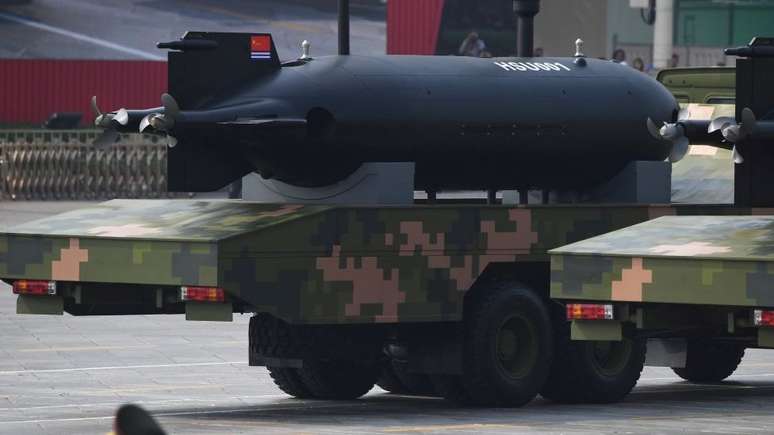 Desfile militar na China apresentou o HSU001 — um grande UUV, possivelmente capaz de lançar drones menores