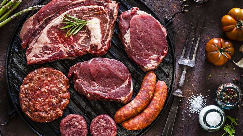 O risco de carne crua &eacute; a toxoplasmose, uma doen&ccedil;a que pode prejudicar o feto