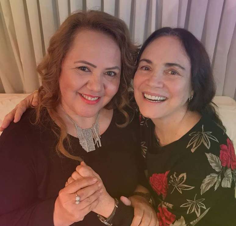 No último dia 20, Jane Silva postou uma foto com Regina Duarte em seu Facebook: 'Como Secretária da Diversidade Cultural dou maior apoio para Regina Duarte aceitar o convite do JB' (Jair Bolsonaro), dizia o post.