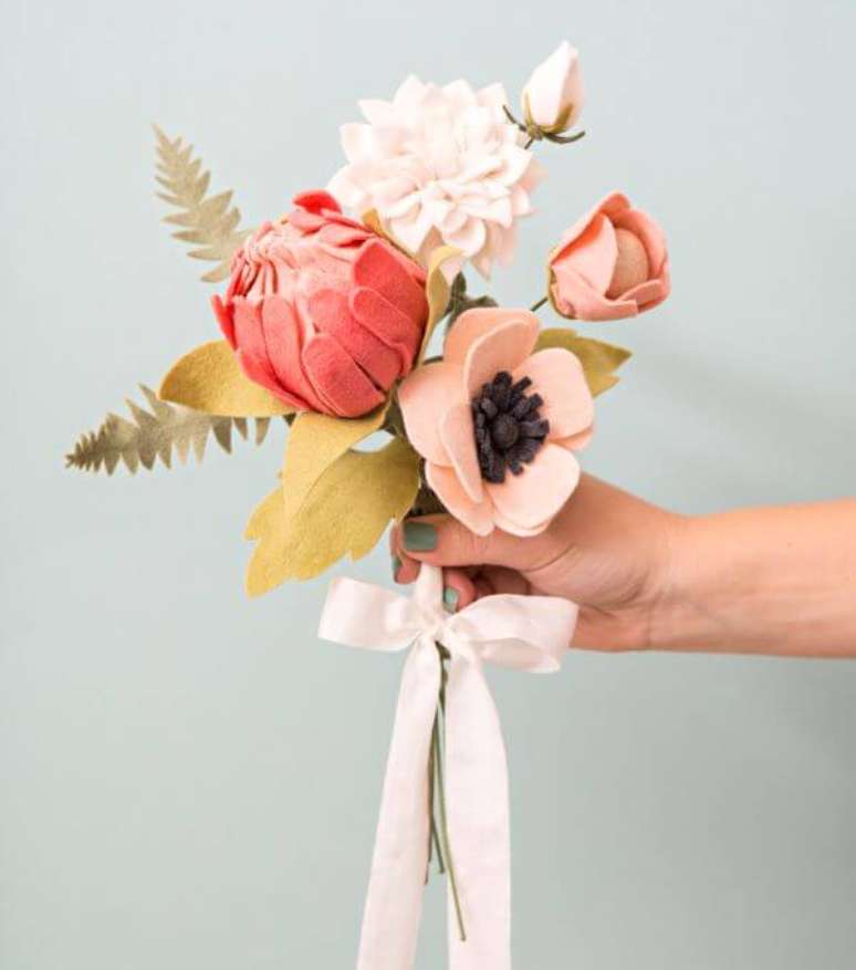 61. Pe&ocirc;nias de feltro &ndash; Via: Something Turquoise Shop