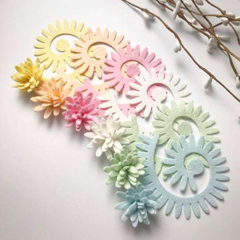 8. Aprenda como fazer uma linda flor de feltro &ndash; Foto: Pinterest