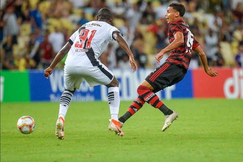 Richard entrou na vaga de Matheus Dantas (Foto: Marcelo Cortes / Flamengo)