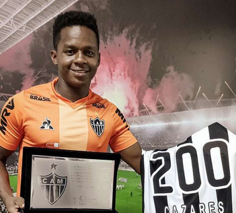 Cazares completou 200 jogos em novembro do anos passado com a camisa do Galo- (Divulgação/Atlético-MG)