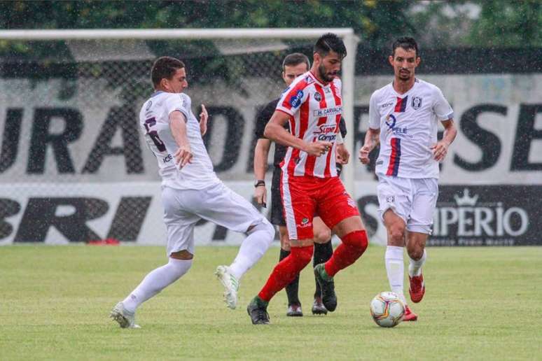 Resende e Bangu empataram por 1 a 1 pela segunda rodada da Taça Guanabara (Foto: Divulgação)
