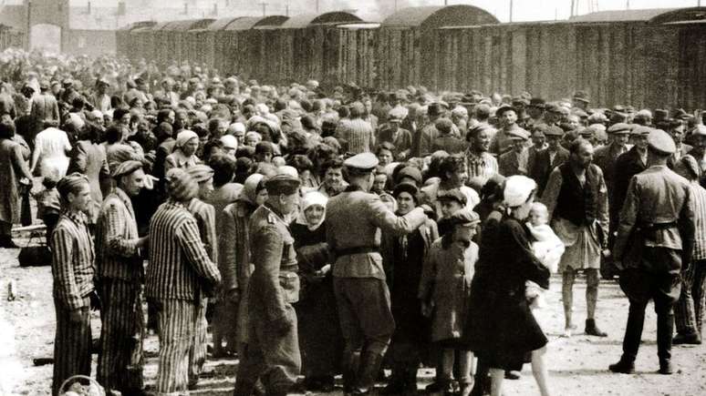 Em apenas oito semanas de 1944, cerca de 424 mil judeus foram enviados para Auschwitz-Birkenau