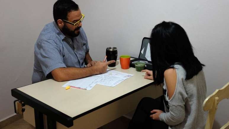 Cuzziol afirma que j&aacute; percebeu que pacientes ficaram incomodados em raz&atilde;o do peso dele. Por&eacute;m, segundo ele, h&aacute; aqueles que o procuram justamente por ser um profissional gordo