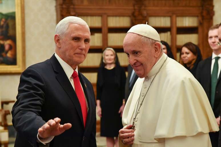 Vice-presidente dos EUA, Mike Pence, e papa Francisco durante audiência no Vaticano
24/01/2020 Alessandro Di Meo/Pool via REUTERS 