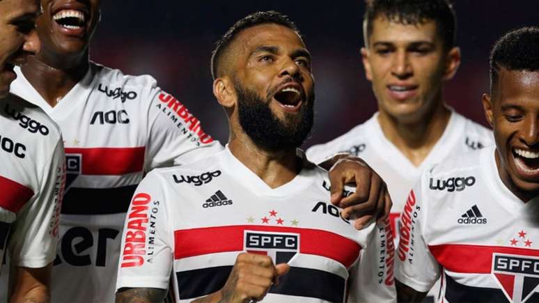 Daniel Alves foi um dos destaques (Rubens Chiri / saopaulofc.net)