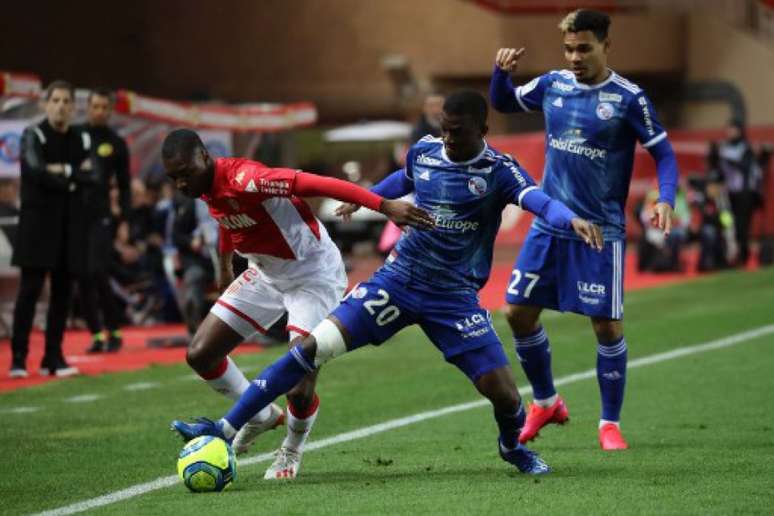 Time visitante foi superior e conseguiu grande vitória jogando em Mônaco (Foto: VALERY HACHE / AFP)