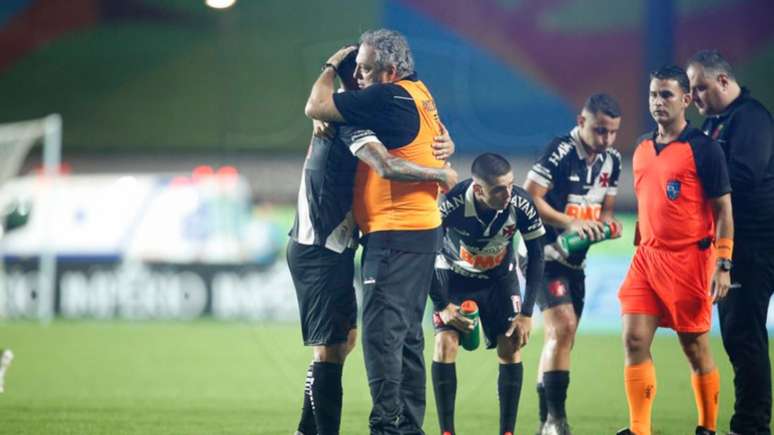 O técnico Abel Braga vai tentando dar sua cara ao time do Vasco (Foto: Rafael Ribeiro/Vasco)