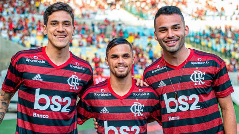 Jogadores foram ao Maracanã neste sábado (Foto: Paula Reis / Flamengo)