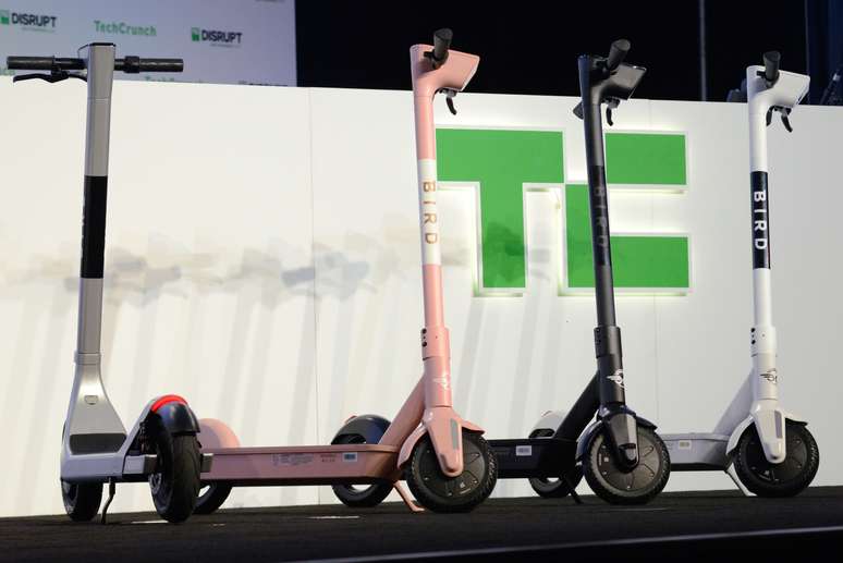 Patinetes elétricos da Bird em feira de tecnologia em São Francisco, Califórnia (EUA) 
03/10/2019
REUTERS/Kate Munsch