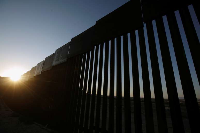 Seção de cerca que separa fronteira dos EUA do México perto de Ciudad Juarez
03/09/2019
REUTERS/Jose Luis Gonzalez