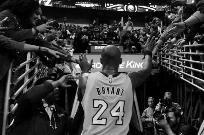 Kobe foi gigante para o basquete (Foto: Stacy Revere / AFP)