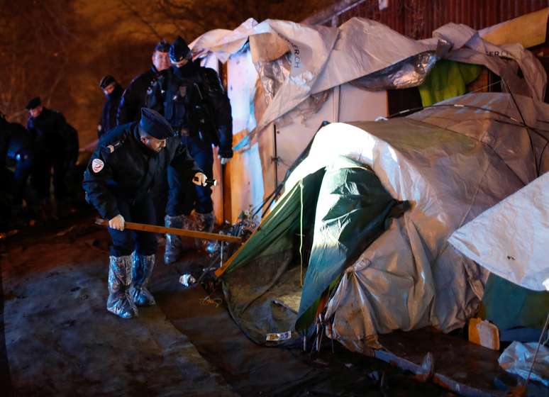 Polícia da França remove acampamento de imigrantes no norte de Paris
28/01/2020
REUTERS/Gonzalo Fuentes