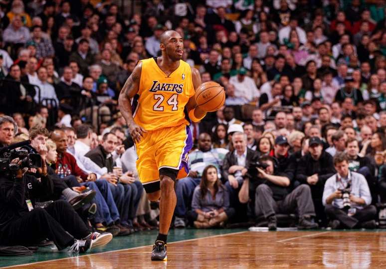 Kobe Bryant atuando pelo Los Angeles Lakers em jogo contra o Boston Celtics. Boston, Massachusetts, EUA. 09/02/2012 David Butler II-USA TODAY Sports  