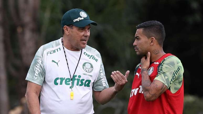 Vanderlei Luxemburgo deve poupar jogadores, como Dudu, no jogo contra o Oeste (Foto: Cesar Greco)