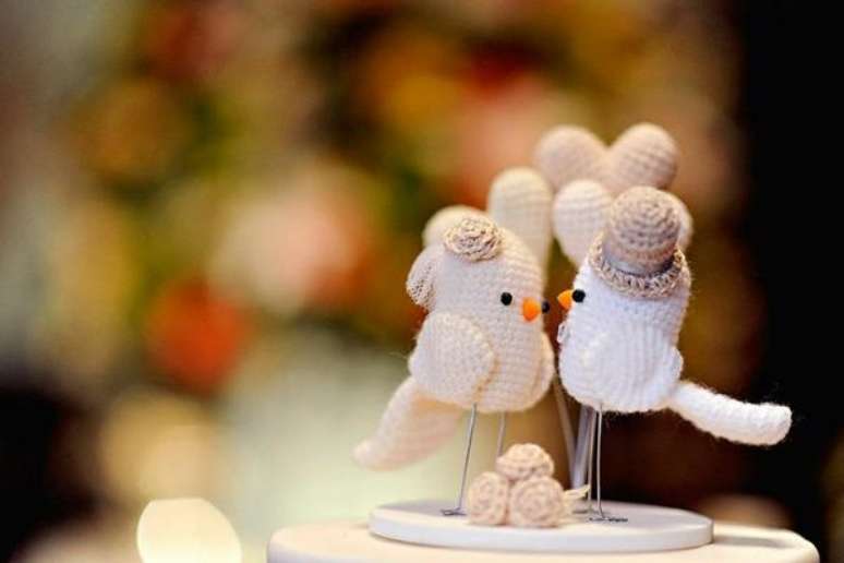 52- Passarinhos de crochê fazem a decoração de noivado da mesa de doces. Fonte: Noivas Fortaleza