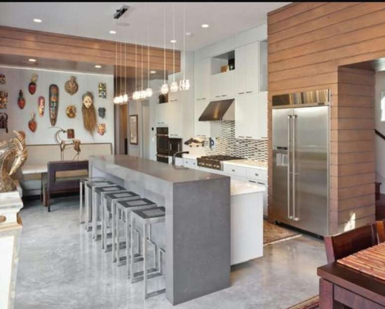 18. Cores para cozinha: O piso de concreto e os armários precisam combinar com as cores da cozinha.