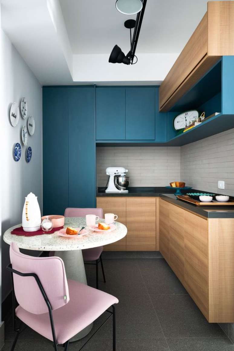 53. Cores para cozinha rosa e azul &ndash; Foto: Casa de Valentina