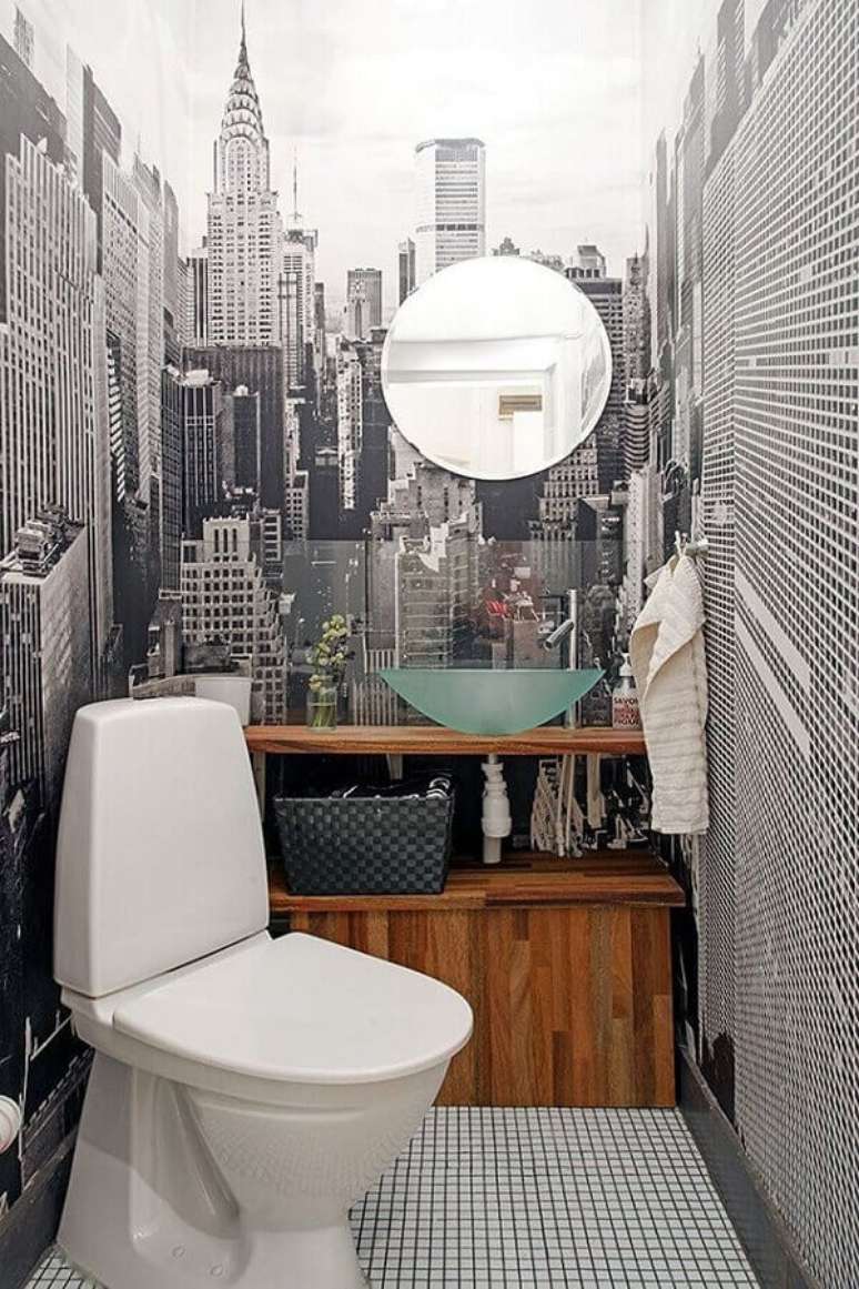 29. Pia de vidro para banheiro pequeno decorado com papel de parede preto e branco – Foto: Yandex