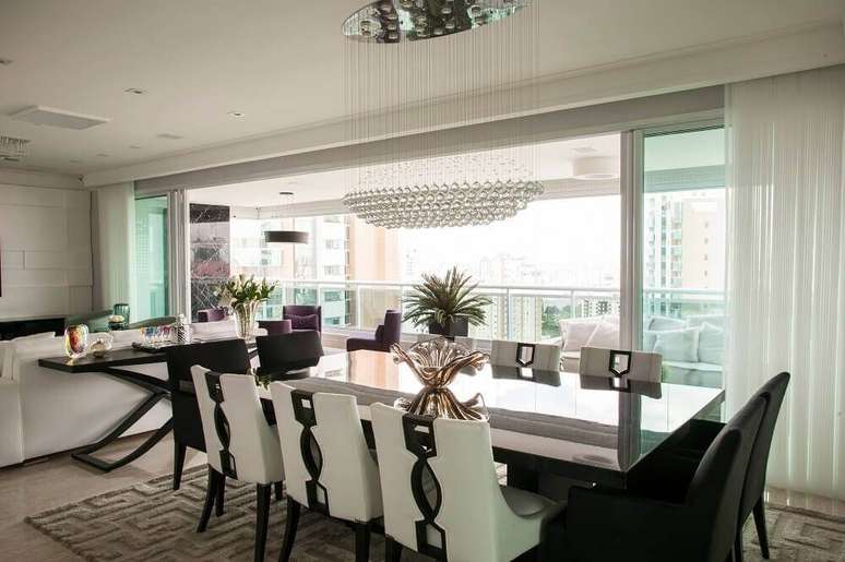 5. Persianas para sala com varanda &ndash; Via: Pinterest