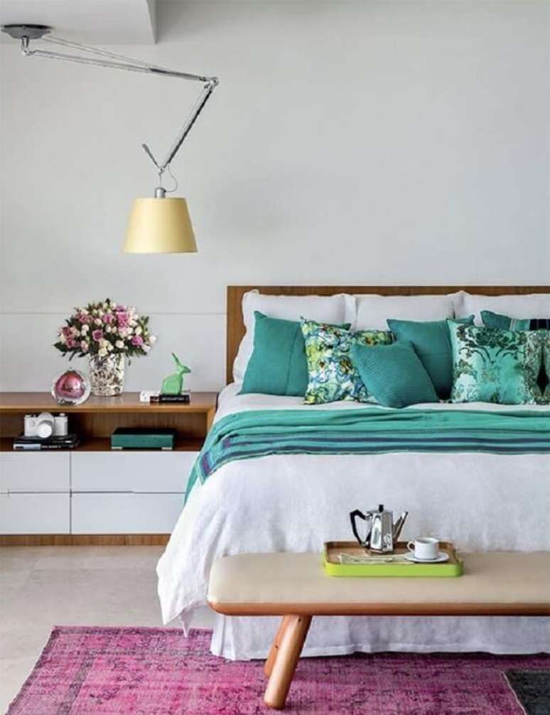 51. Utilize lumin&aacute;rias de teto com design moderno para decora&ccedil;&atilde;o de quarto &ndash; Foto: Aaron Guides