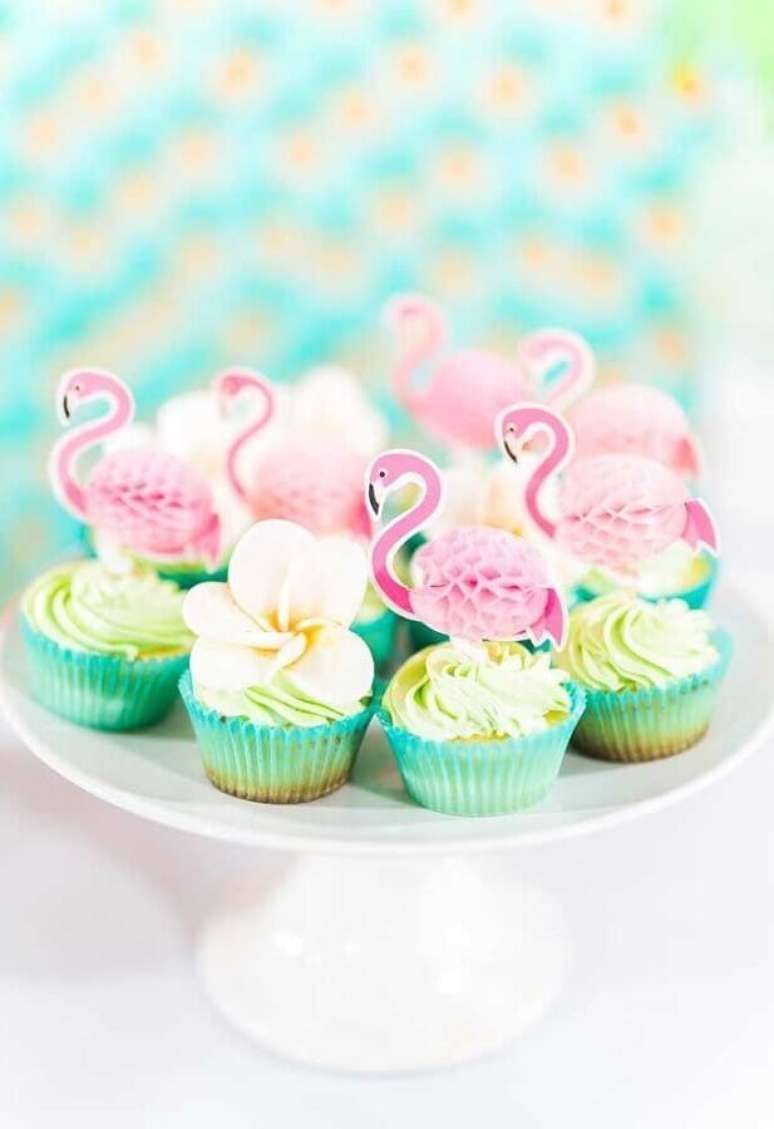 57. Doces decorados para festa do flamingo – Foto: Kara’s Party Ideas