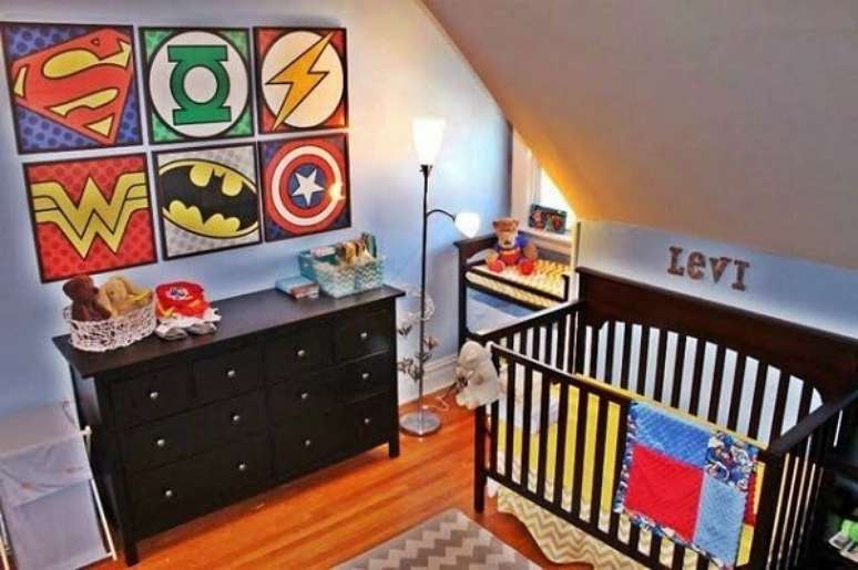 70- Modelos de quadros para quarto de her&oacute;is. Fonte: Quadros Decorativos