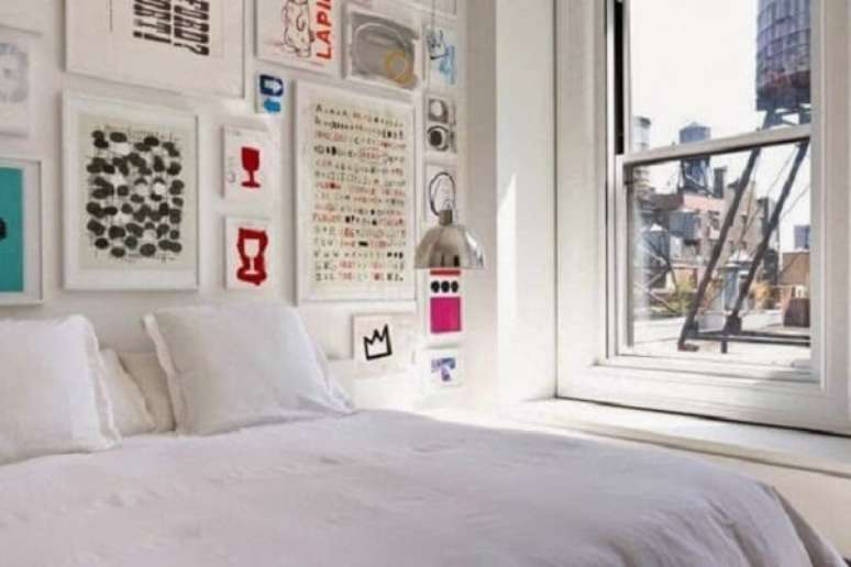 40- No dormit&oacute;rio os quadros possuem tons neutros e cores pasteis. Fonte: Jeito de Casa