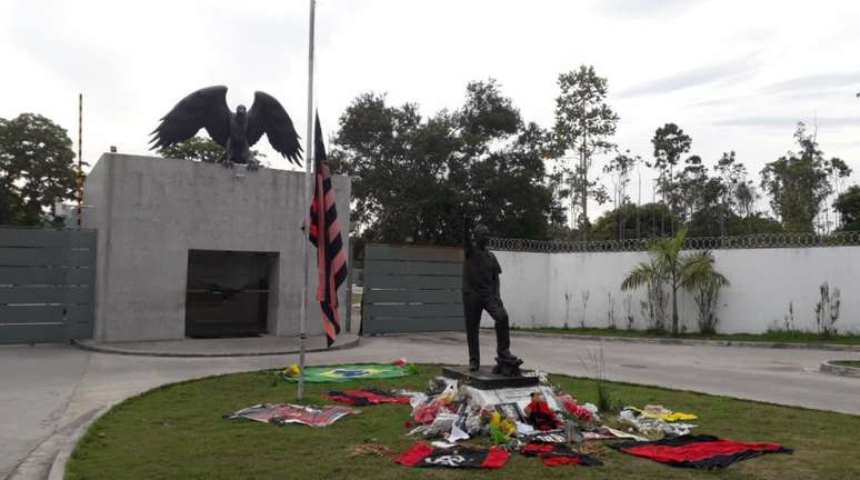 Ninho do Urubu recebe homenagens pelos garotos mortos na tragédia em 2019 (Foto: Alexandre Vidal / Flamengo)
