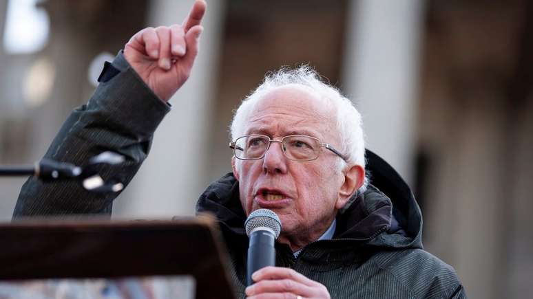 Campanha de Sanders tem ganhado tração e algumas pesquisas sugerem que ele pode chegar em primeiro lugar na disputa em Iowa