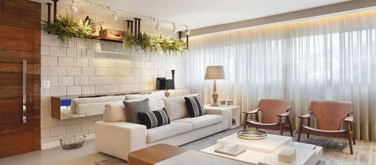 42. Decora&ccedil;&atilde;o com almofadas pequenas para sof&aacute;