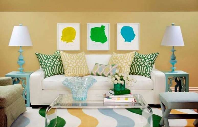 34. Modelos de almofadas coloridas para sofá