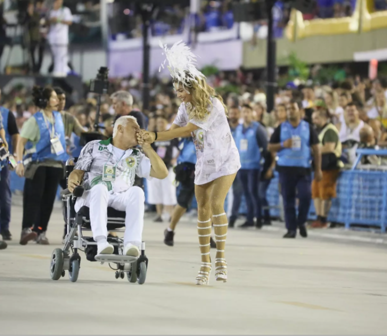 Grazi Massafera e Antonio Fagundes brilham em cena de Carnaval 