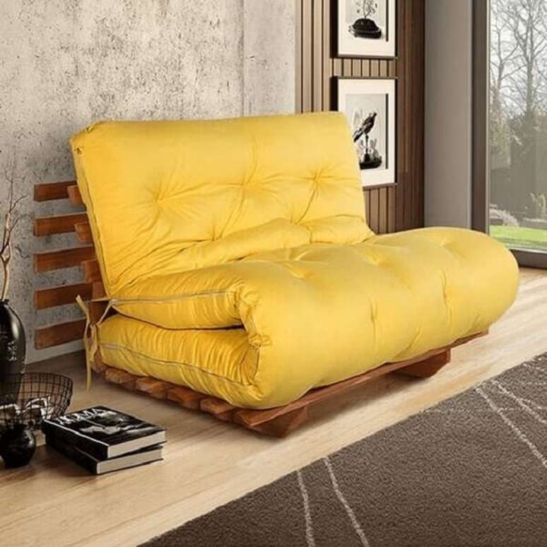 50. Modelo de sofá amarelo futon japonês. Fonte: Shopdesign