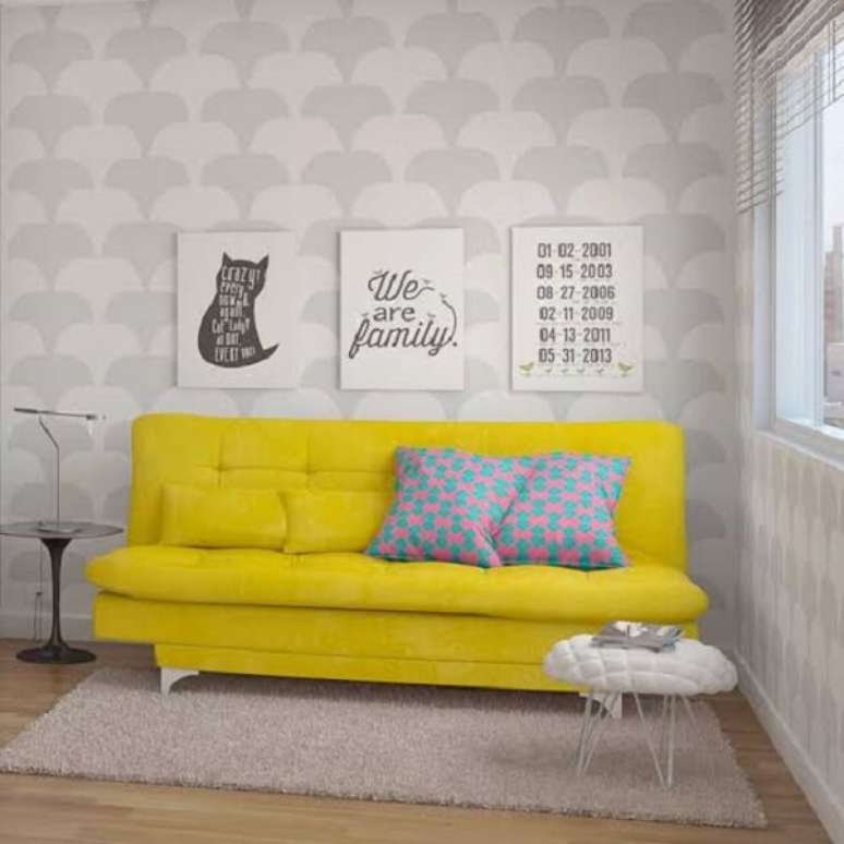 52. Otimize os espaços da casa utilizando um modelo de sofá amarelo cama versátil 3 lugares. Fonte: Pinterest