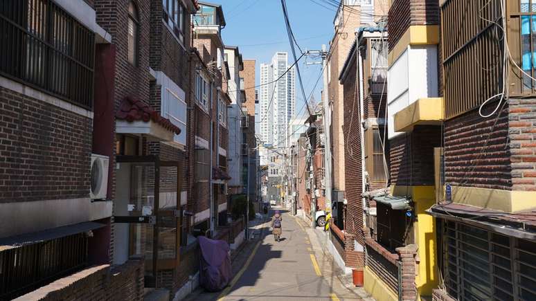 Na capital sul-coreana os altos preços dos alugéis refletem a busca por espaço numa metróple com enorme população
