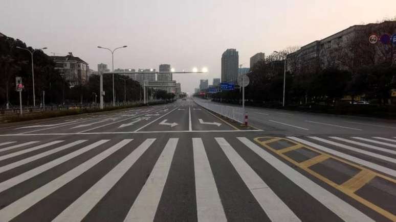 Wuhan, epicentro da epidemia, foi colocada em quarentena pelo governo chinês